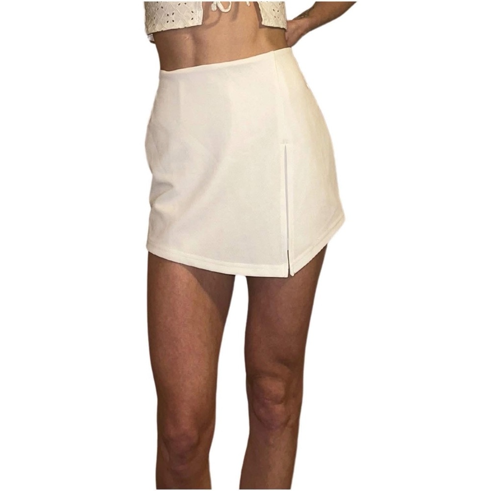 ✨ Stylish Ivory Skort - A Must-Have Neutral! ✨ Size Small